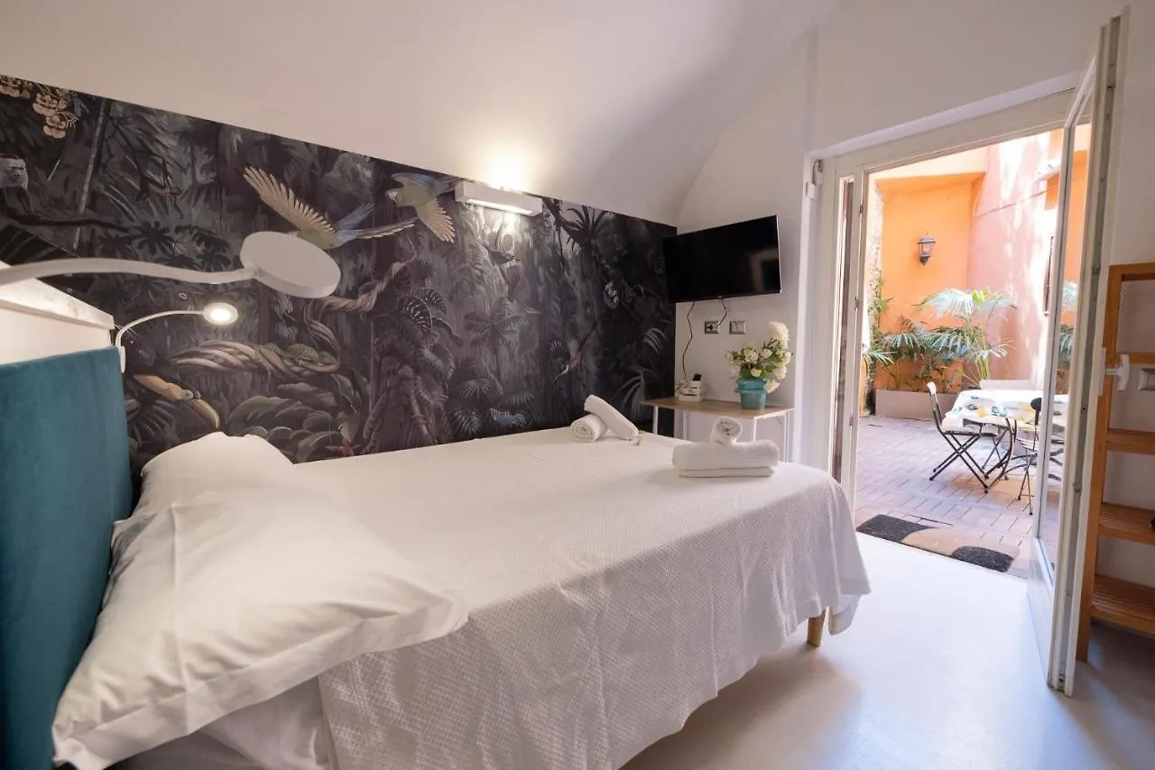 Rione Monti Studio Apt With Private Garden Rome Apartment